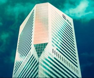 Le Forex offre la possibilité de profiter des fluctuations des devises mondiales sur un marché très liquide qui fonctionne 24 heures sur 24, mais c'est aussi un secteur à haut risque en raison de l'effet de levier, de la forte volatilité et de l'impact des actualités macroéconomiques ; la clé est de trader avec une stratégie claire, une gestion stricte des risques et uniquement avec un capital que vous pouvez vous permettre de perdre sans affecter votre stabilité financière.