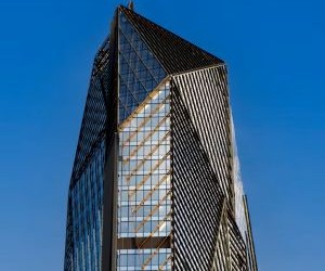 Les actions offrent un potentiel de croissance à long terme et de revenus de dividendes en investissant dans des entreprises qui créent de la valeur au fil du temps, mais elles comportent également un risque important en raison de la volatilité des marchés, des cycles économiques et des événements propres à chaque entreprise ; l'essentiel est d'investir avec une stratégie claire, une diversification appropriée et uniquement avec un capital qui ne compromettra pas votre stabilité financière.